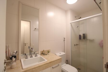 Apartamento para alugar com 135m², 3 quartos e 2 vagasBanheiro da suíte