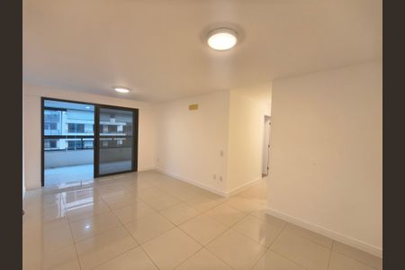 Sala de apartamento para alugar com 3 quartos, 135m² em Barra da Tijuca, Rio de Janeiro