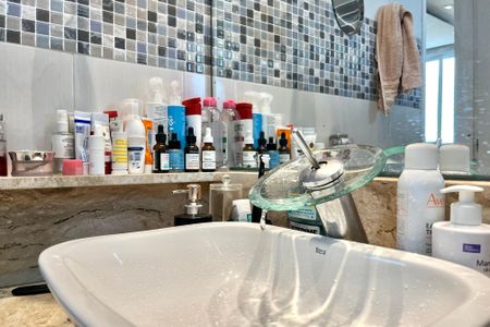 Apartamento à venda com 85m², 3 quartos e 2 vagasBanheiro da Suíte