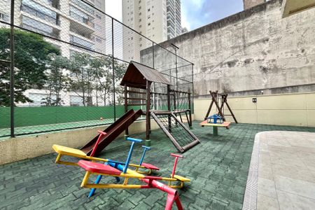 Apartamento à venda com 85m², 3 quartos e 2 vagasÁrea comum - Playground