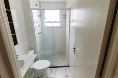 Apartamento para alugar com 57m², 2 quartos e sem vaga Apartamento para alugar com 57m², 2 quartos e sem vagaBanheiro da Suíte 2