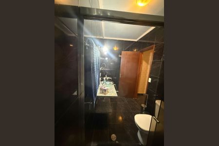 Casa para alugar com 218m², 3 quartos e 2 vagas Casa para alugar com 218m², 3 quartos e 2 vagasBanheiro