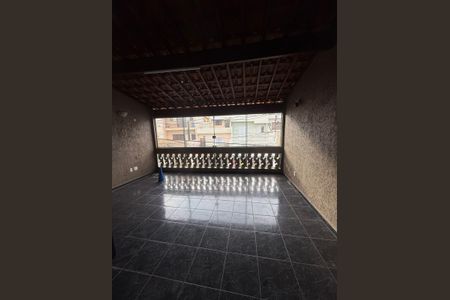 Casa para alugar com 218m², 3 quartos e 2 vagas Casa para alugar com 218m², 3 quartos e 2 vagasVaranda