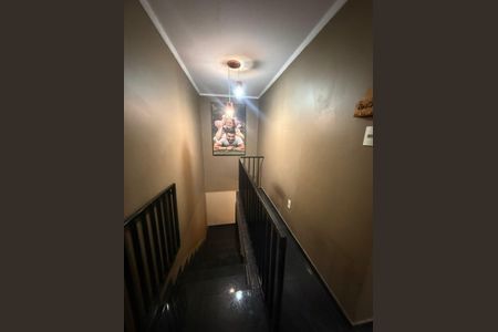 Escada de casa para alugar com 3 quartos, 218m² em Jardim Piratininga, São Paulo