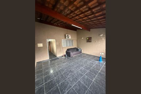 Casa para alugar com 218m², 3 quartos e 2 vagas Casa para alugar com 218m², 3 quartos e 2 vagasVaranda