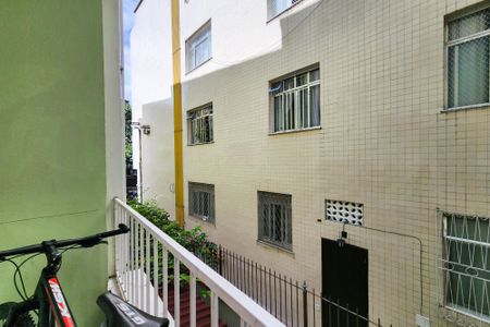 Apartamento para alugar com 100m², 3 quartos e sem vaga Apartamento para alugar com 100m², 3 quartos e sem vagaVista