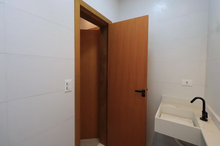 Casa à venda com 150m², 4 quartos e 2 vagasBanheiro da Suíte 2