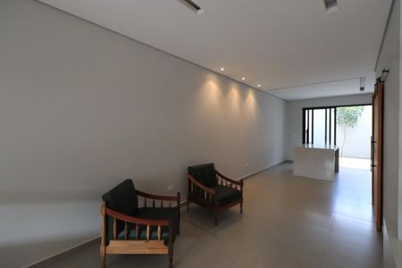 Sala de casa à venda com 4 quartos, 150m² em Vila Carrão, São Paulo