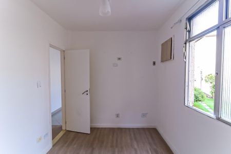 Quarto  de apartamento à venda com 2 quartos, 57m² em Tomás Coelho, Rio de Janeiro