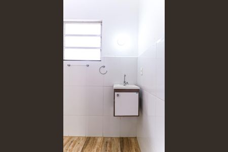 Casa de condomínio à venda com 55m², 2 quartos e sem vaga Casa de condomínio à venda com 55m², 2 quartos e sem vagaBanheiro