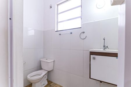 Casa de condomínio à venda com 55m², 2 quartos e sem vaga Casa de condomínio à venda com 55m², 2 quartos e sem vagaBanheiro