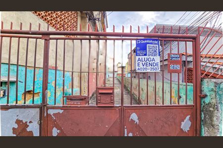 Casa de condomínio à venda com 55m², 2 quartos e sem vaga Casa de condomínio à venda com 55m², 2 quartos e sem vagaFachada entrada com placa