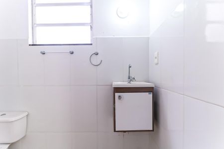 Casa de condomínio à venda com 55m², 2 quartos e sem vaga Casa de condomínio à venda com 55m², 2 quartos e sem vagaBanheiro