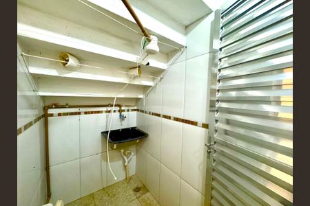 Banheiro de kitnet/studio para alugar com 1 quarto, 45m² em Parque Residencial Bambi, Guarulhos