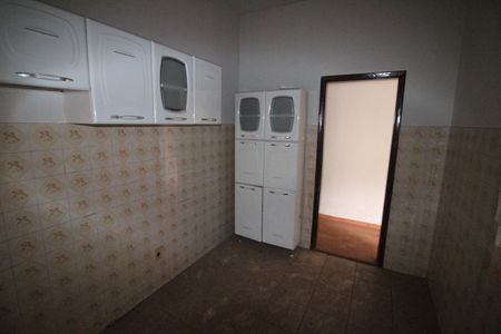 Casa à venda com 360m², 2 quartos e 2 vagasCozinha