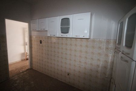 Casa à venda com 360m², 2 quartos e 2 vagasCozinha