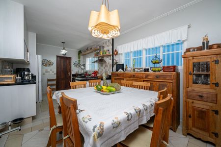 Casa à venda com 177m², 3 quartos e 2 vagas Casa à venda com 177m², 3 quartos e 2 vagasCozinha