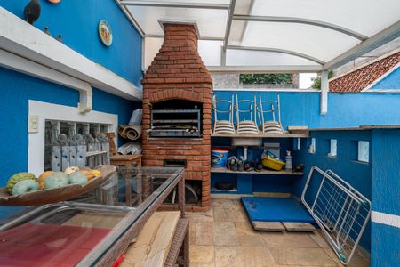 Casa à venda com 177m², 3 quartos e 2 vagas Casa à venda com 177m², 3 quartos e 2 vagasChurrasqueira