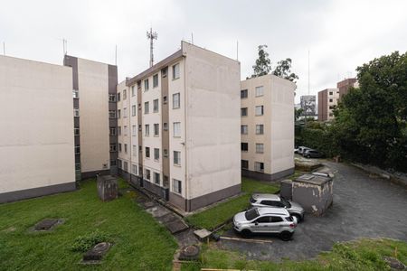 Vista Quarto 1 de apartamento para alugar com 2 quartos, 42m² em Conjunto Residencial José Bonifácio, São Paulo