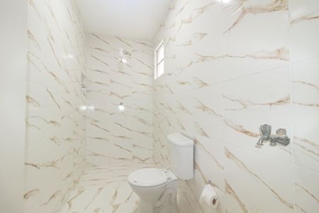 Casa para alugar com 55m², 2 quartos e 3 vagas Casa para alugar com 55m², 2 quartos e 3 vagasBanheiro