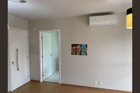 Sala de apartamento para alugar com 2 quartos, 62m² em Indianópolis, São Paulo