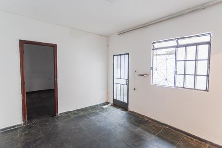 Casa para alugar com 150m², 2 quartos e sem vaga Casa para alugar com 150m², 2 quartos e sem vagaSala
