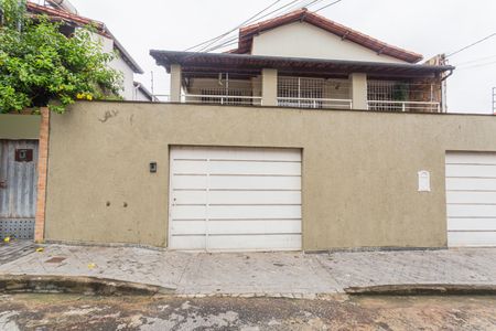 Casa para alugar com 150m², 2 quartos e sem vaga Casa para alugar com 150m², 2 quartos e sem vagaFachada