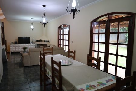 Casa à venda com 3 quartos, 720m² em Interlagos, São Paulo