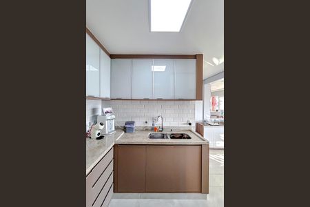 Apartamento à venda com 103m², 3 quartos e 2 vagasCozinha