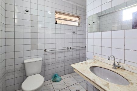 Casa para alugar com 110m², 3 quartos e 2 vagasBanheiro - Suíte