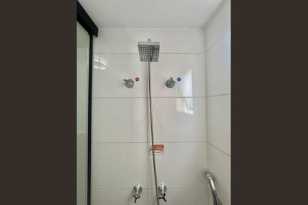 Banheiro de apartamento para alugar com 2 quartos, 44m² em Vila Satúrnia, Campinas