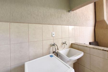 Casa de condomínio à venda com 145m², 3 quartos e 2 vagas Casa de condomínio à venda com 145m², 3 quartos e 2 vagasÁrea de Serviço