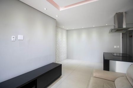 Sala de apartamento para alugar com 3 quartos, 77m² em Vila Sonia, São Paulo