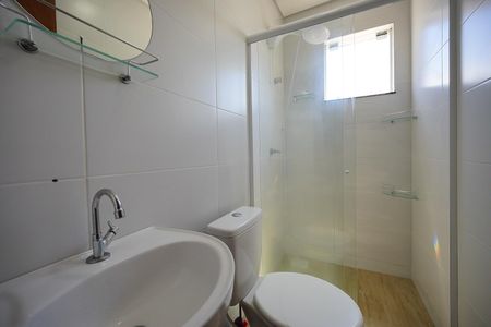 Banheiro de apartamento para alugar com 2 quartos, 48m² em Campeche Leste, Florianópolis