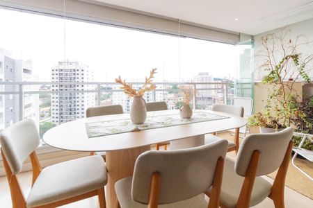 Apartamento à venda com 93m², 2 quartos e 2 vagas Apartamento à venda com 93m², 2 quartos e 2 vagasVaranda