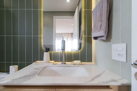 Apartamento à venda com 93m², 2 quartos e 2 vagas Apartamento à venda com 93m², 2 quartos e 2 vagasBanheiro da Suíte