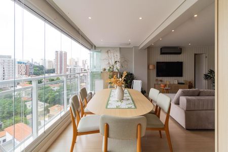 Apartamento à venda com 93m², 2 quartos e 2 vagas Apartamento à venda com 93m², 2 quartos e 2 vagasVaranda
