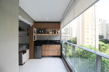 Varanda de apartamento à venda com 1 quarto, 71m² em Moema, São Paulo