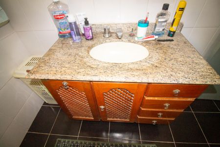 Casa à venda com 104m², 3 quartos e 1 vaga Casa à venda com 104m², 3 quartos e 1 vagaBanheiro