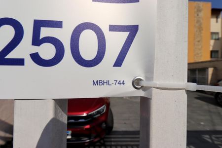 Apartamento para alugar com 57m², 2 quartos e 1 vagaPlaquinha MBHL-744 - Código