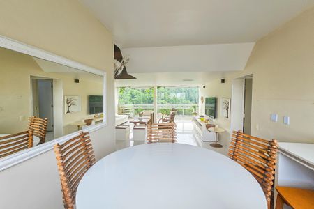 Apartamento para alugar com 135m², 3 quartos e 1 vagaSala