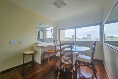 Apartamento para alugar com 135m², 3 quartos e 1 vagaSala