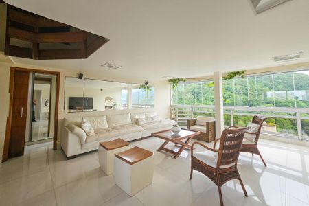 Apartamento para alugar com 135m², 3 quartos e 1 vagaSala