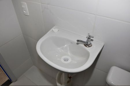 Apartamento à venda com 31m², 2 quartos e sem vagaDetalhe - Banheiro Social