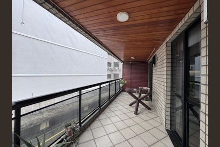 Apartamento para alugar com 119m², 3 quartos e 2 vagasVaranda