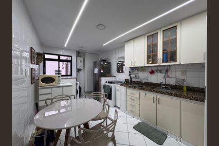 Apartamento para alugar com 119m², 3 quartos e 2 vagasCozinha e Área de Serviço