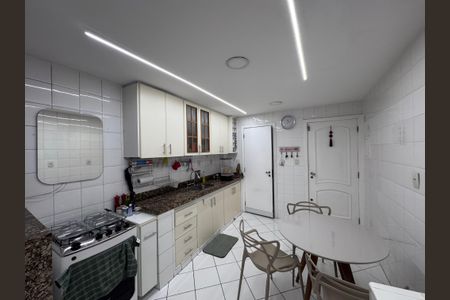 Apartamento para alugar com 119m², 3 quartos e 2 vagasCozinha e Área de Serviço