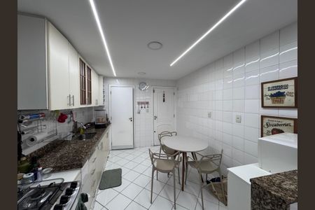 Apartamento para alugar com 119m², 3 quartos e 2 vagasCozinha e Área de Serviço