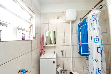 Casa à venda com 4 quartos, 200m² em Vila Paulo Silas, São Paulo