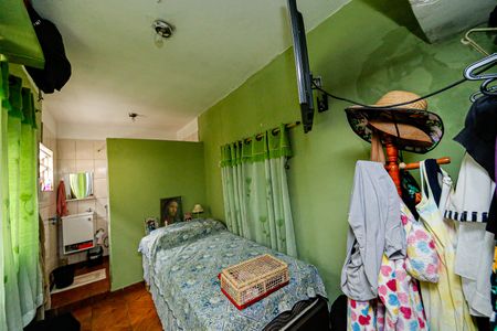 Casa à venda com 4 quartos, 200m² em Vila Paulo Silas, São Paulo